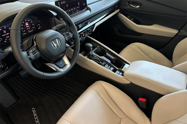 Photo of 2025 Platinum White Pearl Honda Accord Hybrid