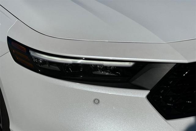 Photo of 2025 Platinum White Pearl Honda Accord Hybrid