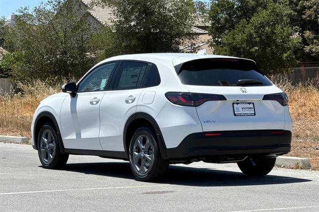 Photo of 2026 Platinum White Pearl Honda HR-V