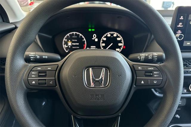 Photo of 2026 Platinum White Pearl Honda HR-V