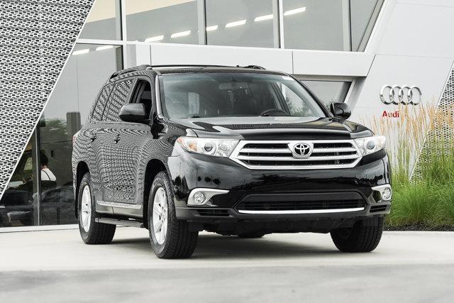 Photo of 2012 Black Toyota Highlander