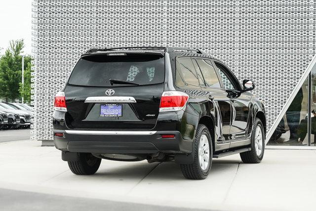 Photo of 2012 Black Toyota Highlander