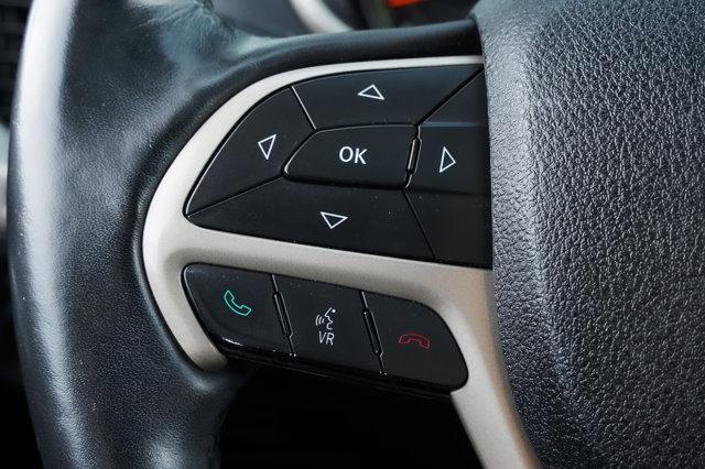 Photo of 2015 Brilliant Black Crystal Pearlcoat Jeep Cherokee