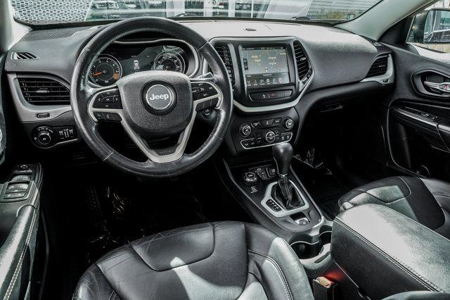Photo of 2015 Brilliant Black Crystal Pearlcoat Jeep Cherokee