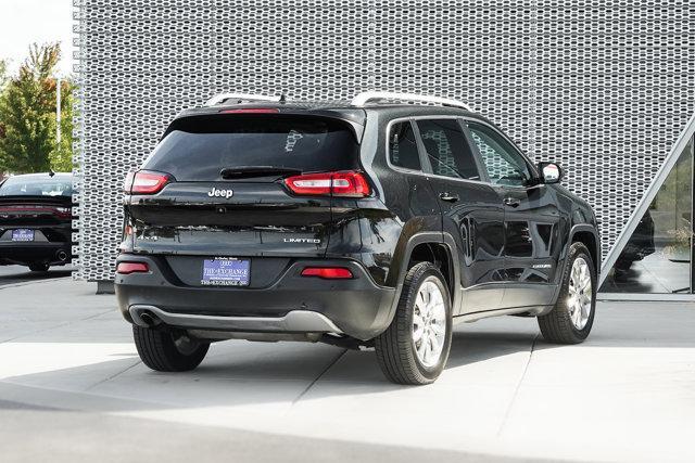 Photo of 2015 Brilliant Black Crystal Pearlcoat Jeep Cherokee