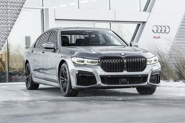 2022 BMW 750