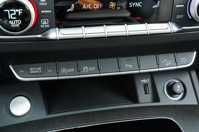 Photo of 2025 Mythos Black Metallic Audi Q5