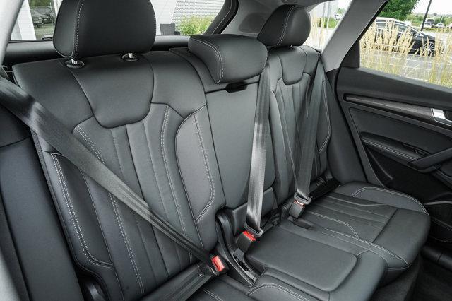 Photo of 2025 Mythos Black Metallic Audi Q5