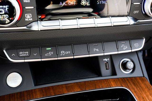 Photo of 2024 Mythos Black Metallic Audi Q5