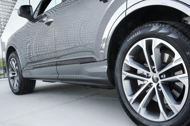 Photo of 2025 Samurai Gray Metallic Audi Q7