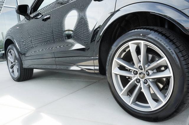 Photo of 2025 Mythos Black Metallic Audi Q3