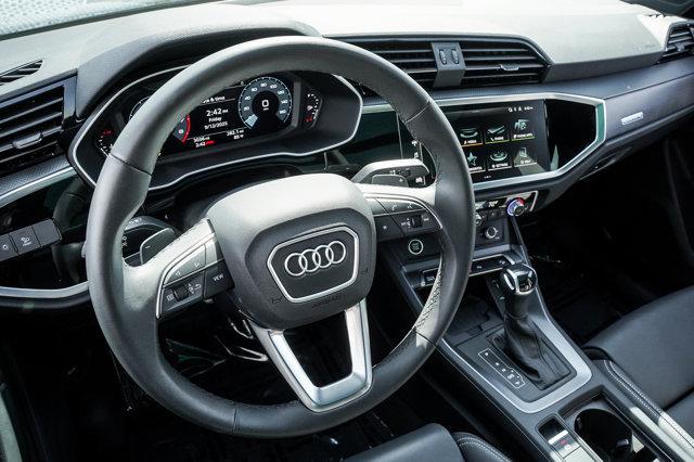 Photo of 2025 Mythos Black Metallic Audi Q3