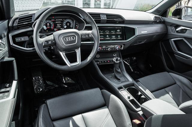 Photo of 2025 Mythos Black Metallic Audi Q3