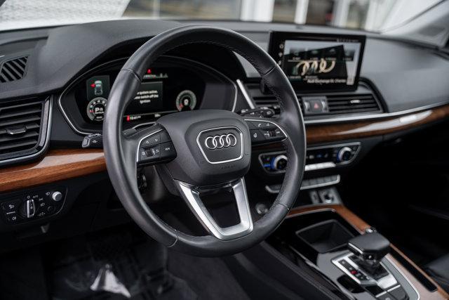 Photo of 2023 Glacier White Metallic Audi Q5