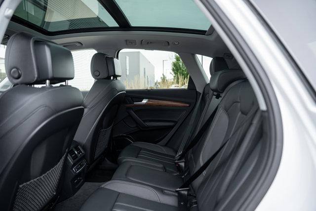 Photo of 2023 Glacier White Metallic Audi Q5
