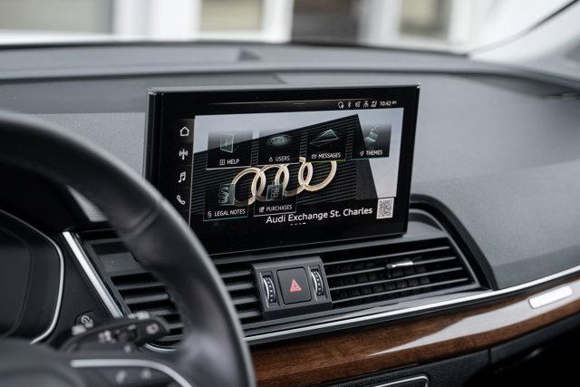 Photo of 2023 Glacier White Metallic Audi Q5