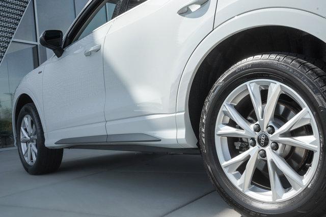 Photo of 2022 Glacier Audi Q3