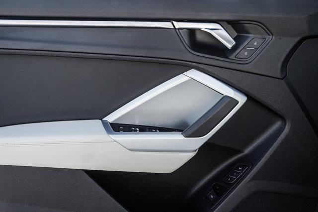 Photo of 2022 Glacier Audi Q3