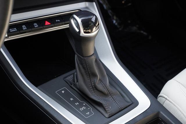 Photo of 2022 Glacier Audi Q3