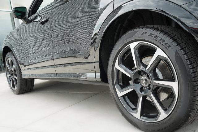 Photo of 2025 Mythos Black Metallic Audi Q3