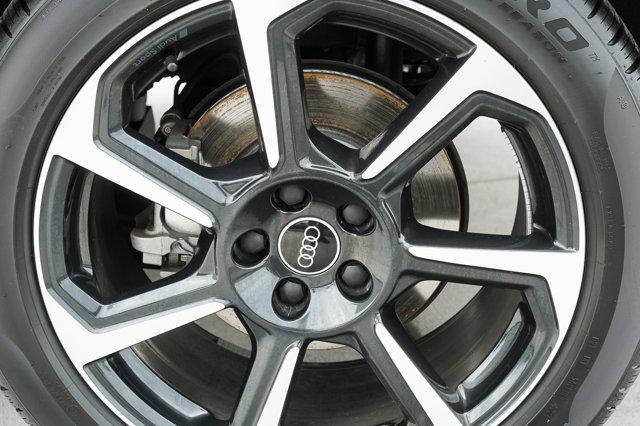 Photo of 2025 Mythos Black Metallic Audi Q3