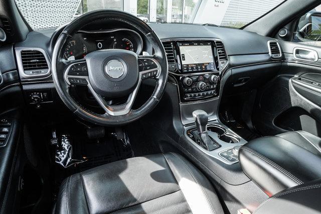 Photo of 2020 Diamond Black Crystal Pearlcoat Jeep Grand Cherokee