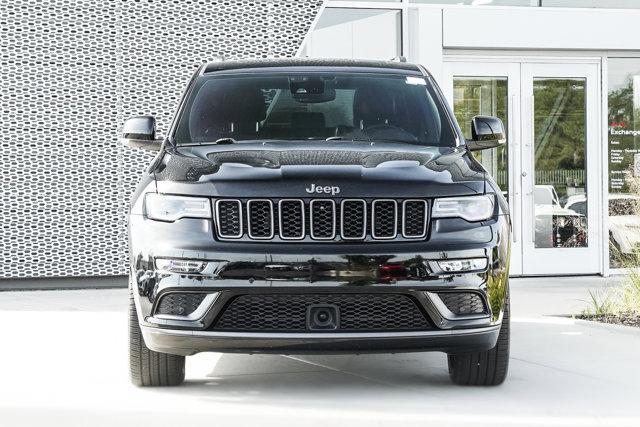Photo of 2020 Diamond Black Crystal Pearlcoat Jeep Grand Cherokee