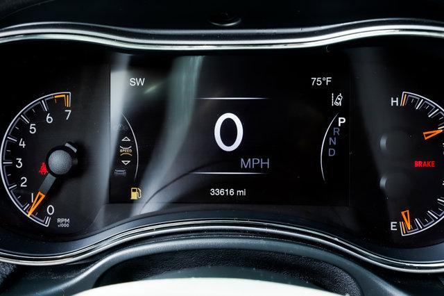 Photo of 2020 Diamond Black Crystal Pearlcoat Jeep Grand Cherokee