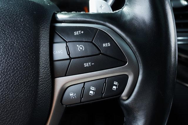 Photo of 2020 Diamond Black Crystal Pearlcoat Jeep Grand Cherokee