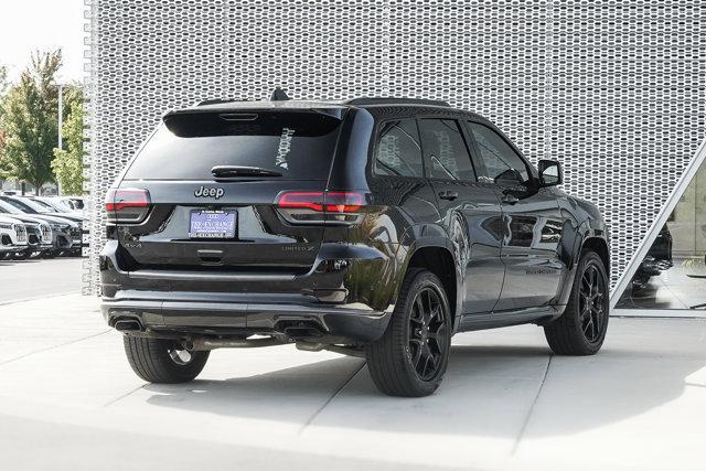 Photo of 2020 Diamond Black Crystal Pearlcoat Jeep Grand Cherokee