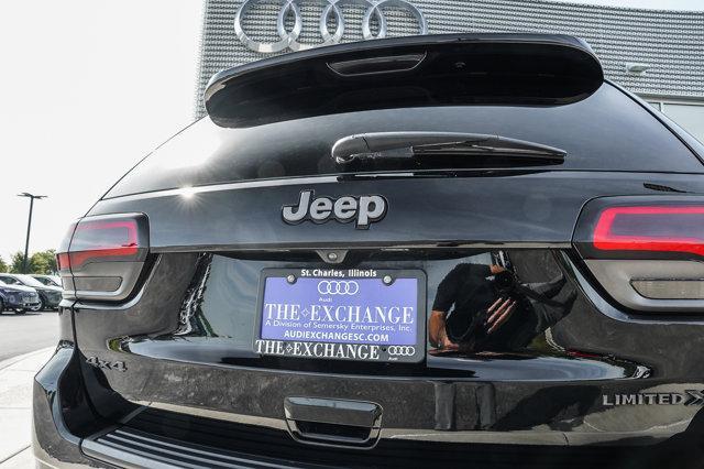 Photo of 2020 Diamond Black Crystal Pearlcoat Jeep Grand Cherokee