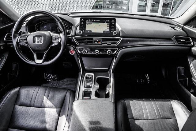 Photo of 2018 Platinum White Pearl Honda Accord