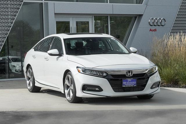 Photo of 2018 Platinum White Pearl Honda Accord