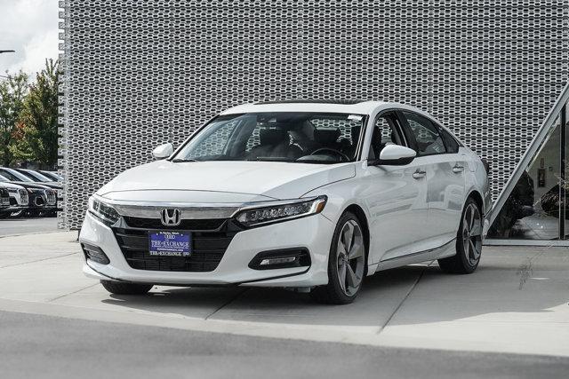 Photo of 2018 Platinum White Pearl Honda Accord