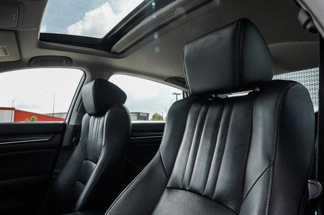 Photo of 2018 Platinum White Pearl Honda Accord
