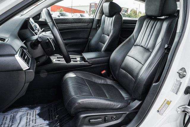 Photo of 2018 Platinum White Pearl Honda Accord