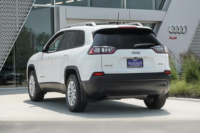 Photo of 2020 Bright White Clearcoat Jeep Cherokee