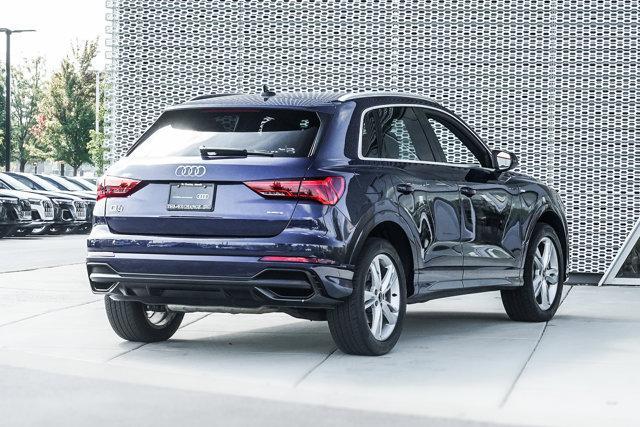 Photo of 2022 Navarra Blue Metallic Audi Q3