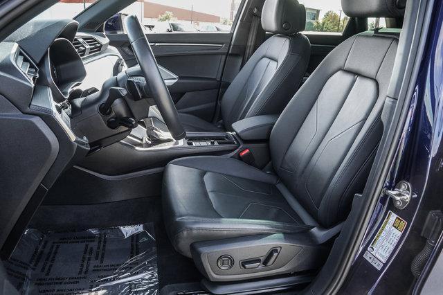 Photo of 2022 Navarra Blue Metallic Audi Q3