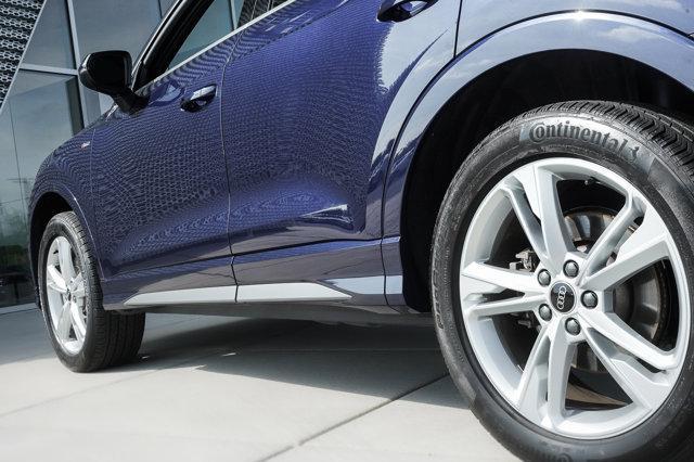 Photo of 2022 Navarra Blue Metallic Audi Q3