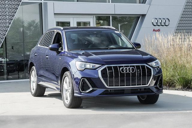 Photo of 2022 Navarra Blue Metallic Audi Q3