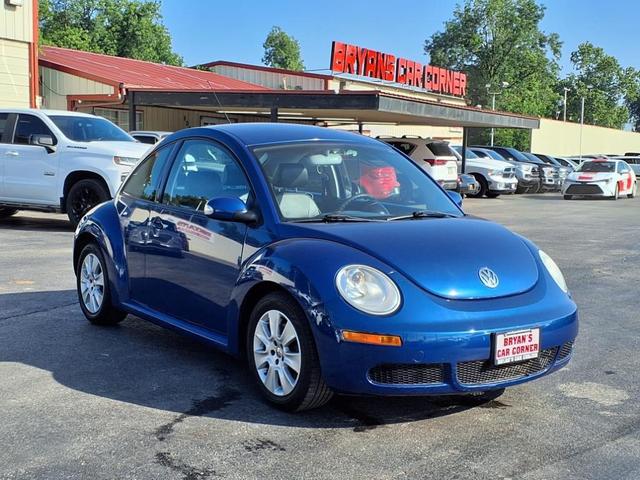 Photo of 2008 Blue Volkswagen New Beetle