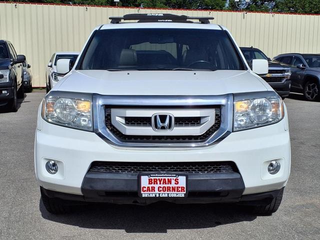 Photo of 2011 White Honda Pilot