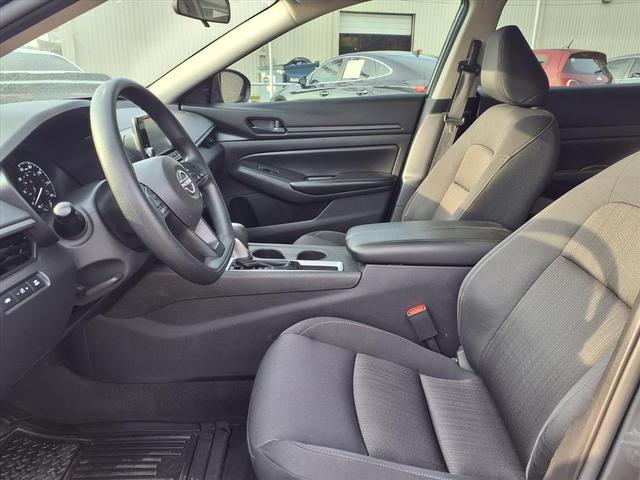 Photo of 2024 Gun Metallic Nissan Altima