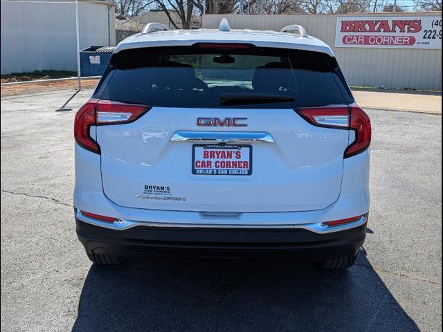 Photo of 2023 Summit White GMC Terrain