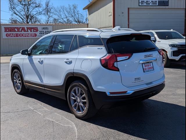 Photo of 2023 Summit White GMC Terrain