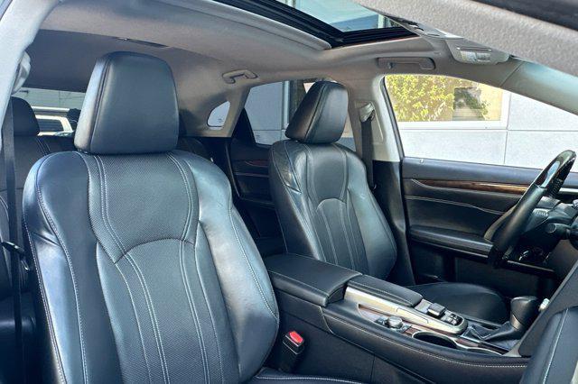 Photo of 2018 Eminent White Pearl Lexus RX 350