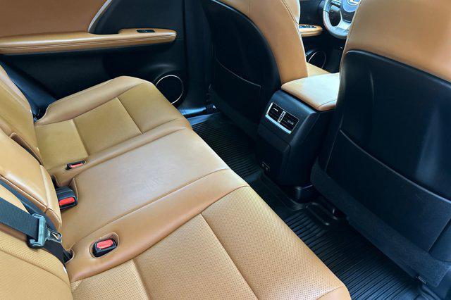 Photo of 2022 Atomic Silver Lexus RX 350