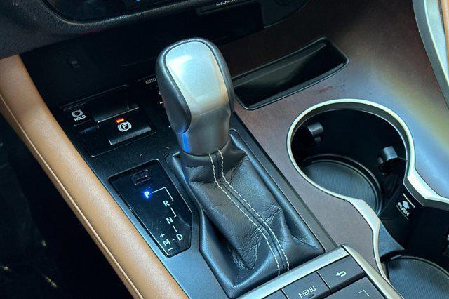 Photo of 2022 Atomic Silver Lexus RX 350