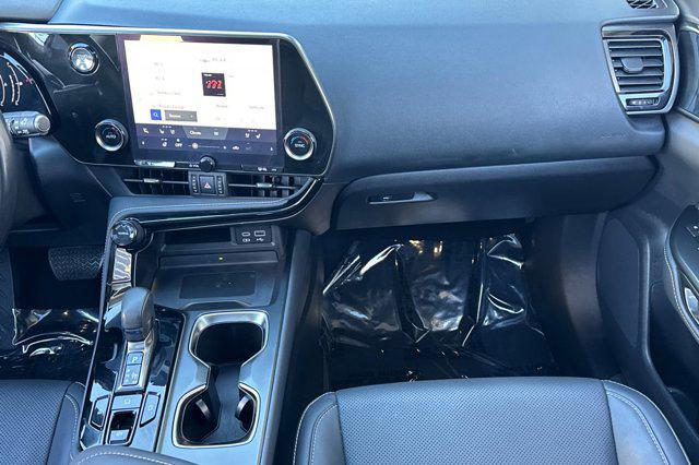 Photo of 2024 Atomic Silver Lexus NX 250